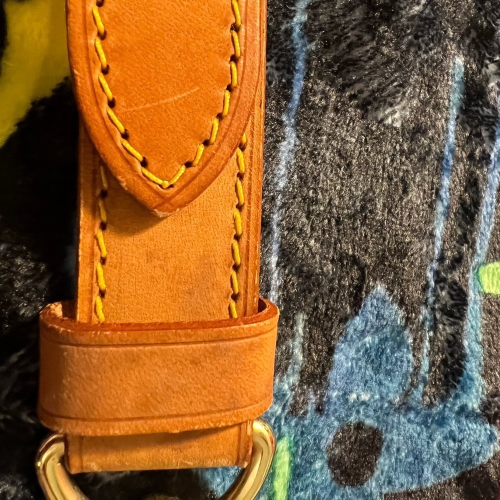 ‼️SOLD‼️LOUIS VUITTON LEATHER STRAP CROSSBODY/ SHOULDER/ DUFFLE BAGS 110”CM - Picture 5 of 12